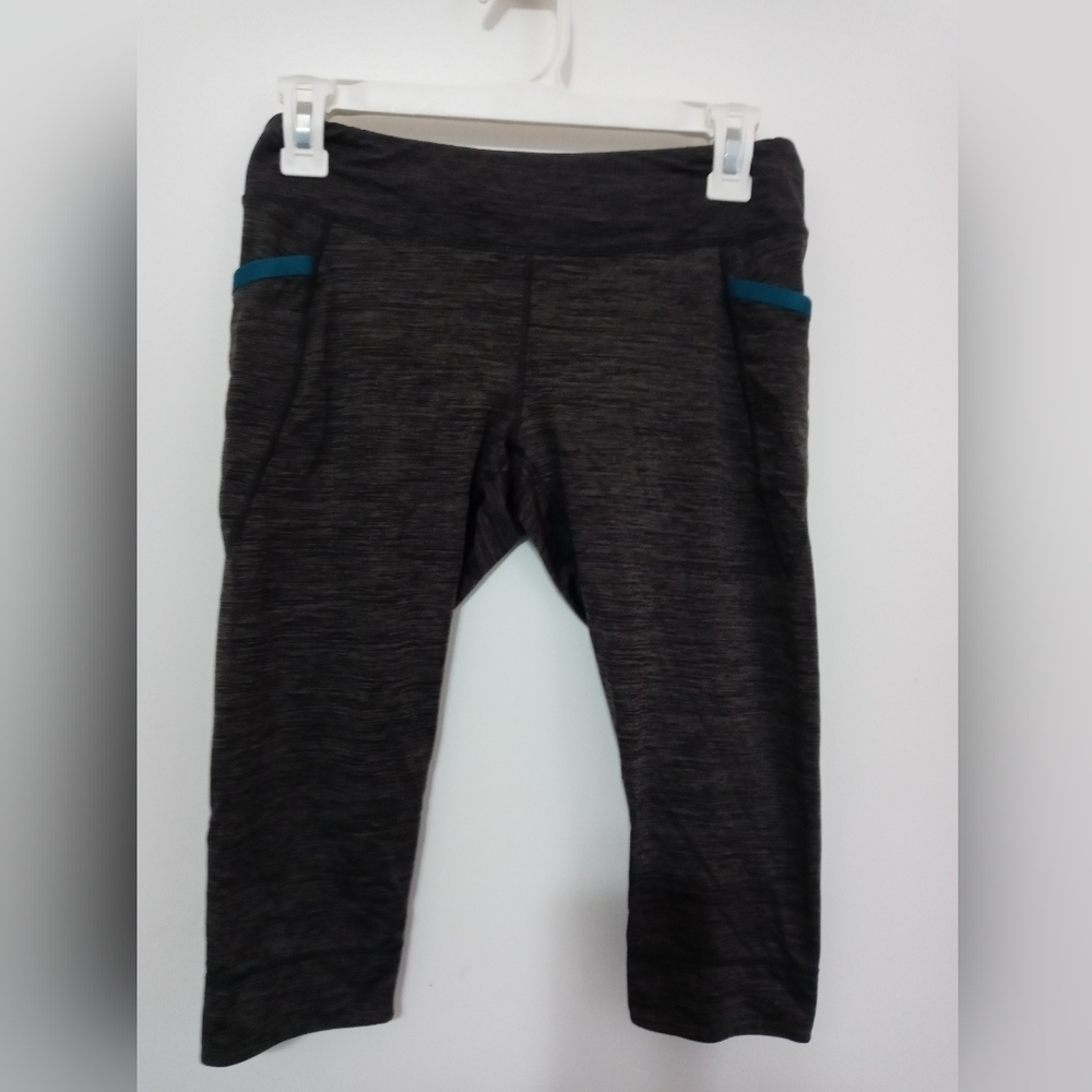 Patagonia Dark Gray Cropped Athletic Leggings 24" Waist